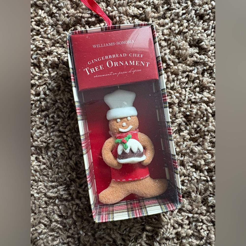 WILLIAM SONOMA Gingerbread Man Chef Christmas ORNAMENT New In Box 2009